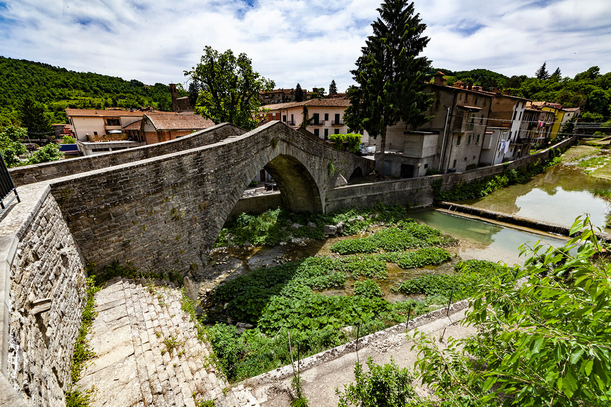 Veduta panoramica del borgo di Apecchio